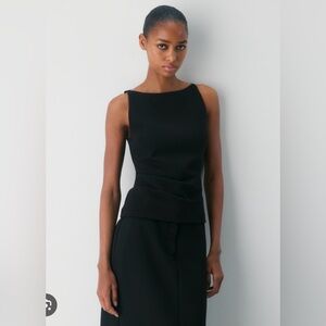 Aritzia babaton figureknit commons top